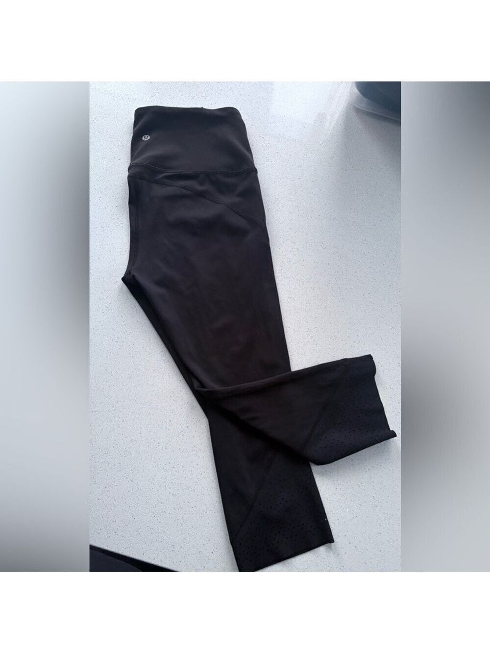 Align lululemon Black High-Waisted Capri pants